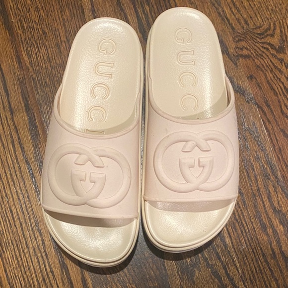 Gucci Women's Beige Logo Slide Sandals - Picture 1 of 1